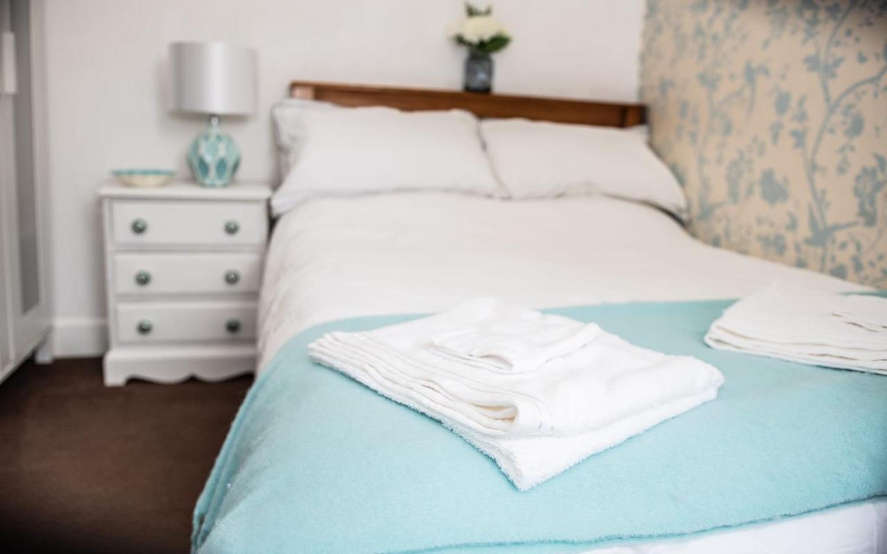 Rose Apartment 2-Bed Town Centre Apartment In แอร์ ภายนอก รูปภาพ